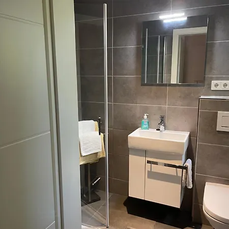 Apartment Ruhige , Ideal Fuer Berufspendler In Nonnengasse 33 *